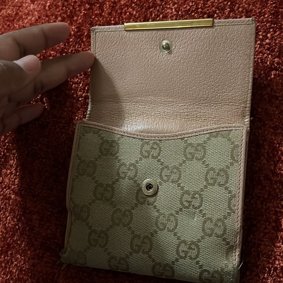 GUCCI WALLET - Picture 2 of 16